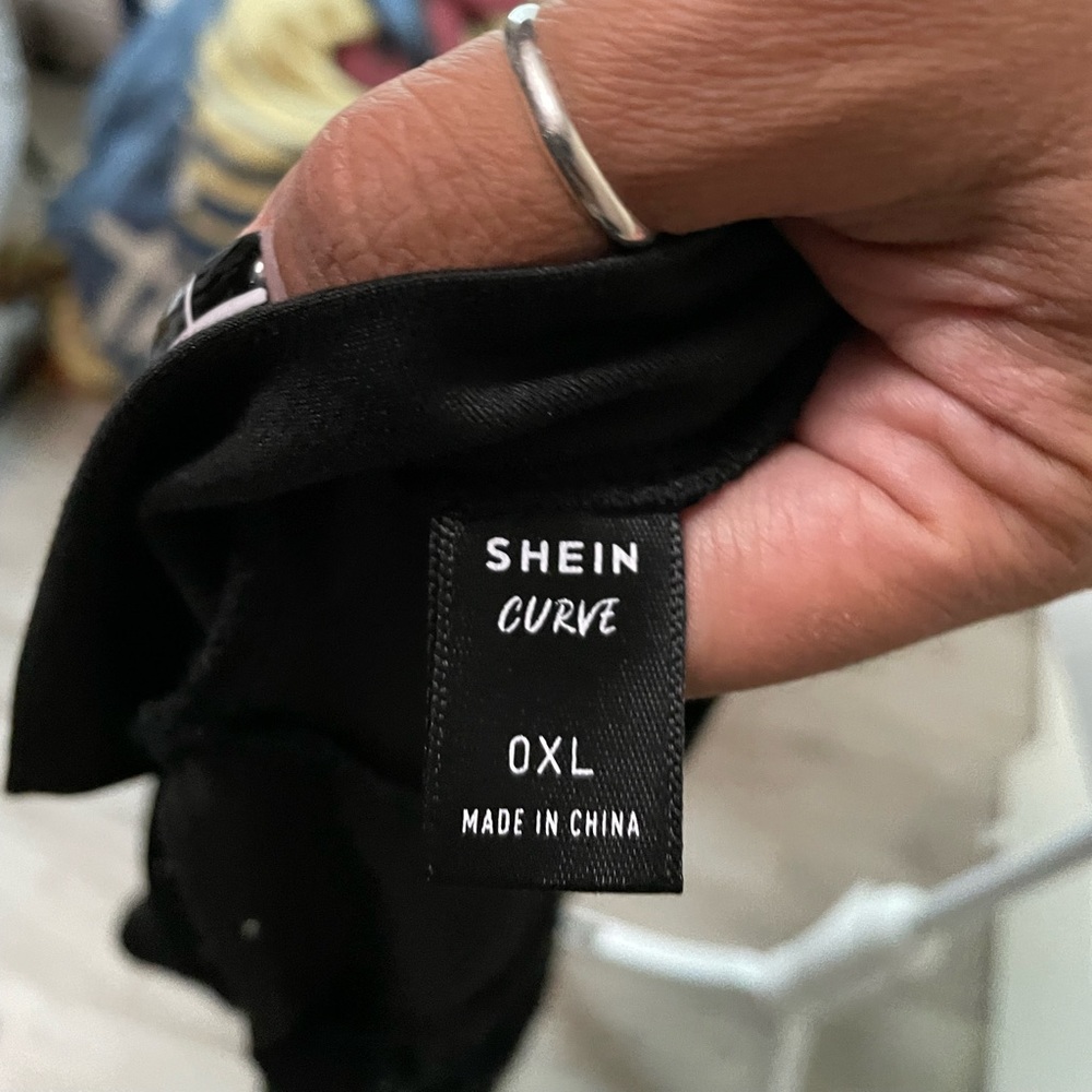 SHEIN OXL PLUS - Picture 2 of 6